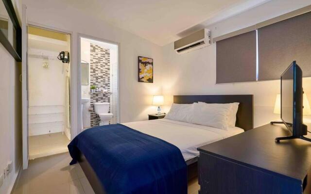 Escape Studio Apartment Close to Agora Mall