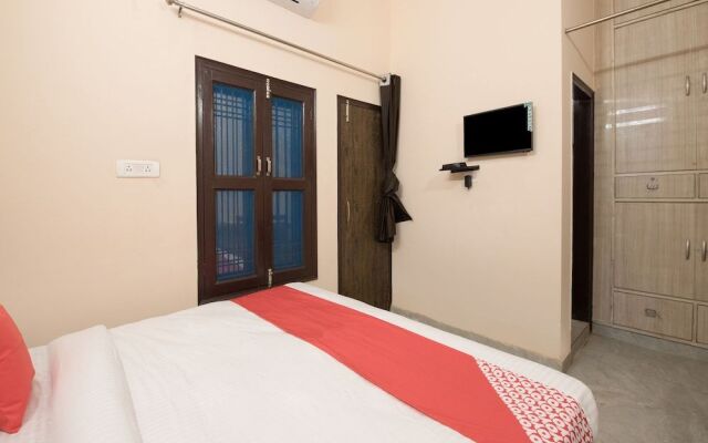 OYO 16093 Flagship Krishna Residency