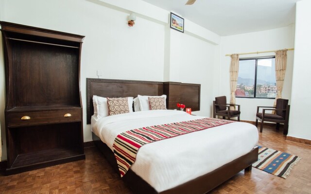 OYO 11456 Hotel Admire