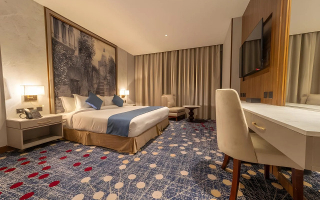 Five Seasons Hotel