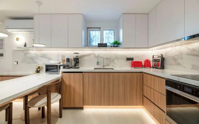 Glyfada Coastside Apartment