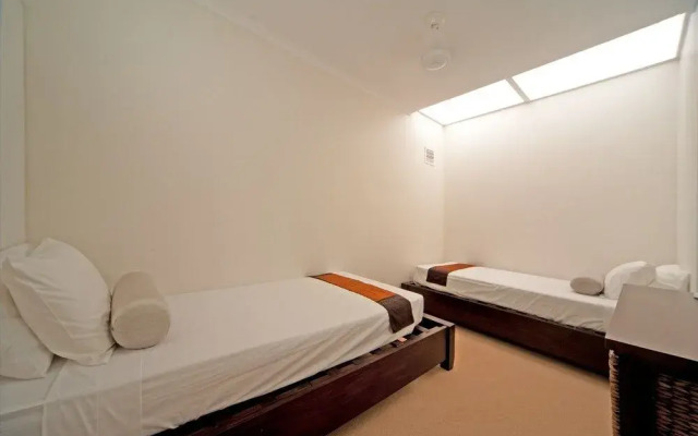 2012 Hermitage Drive Apartment