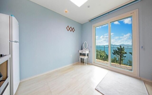 Sea And Lighthouse Pension