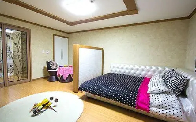 Suncheon Suncheon Bay Deulmaru Pension (Group Room)