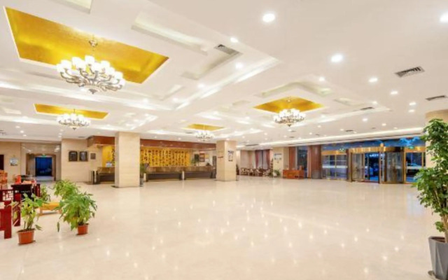 Mingzhao Hot Spring International Hotel