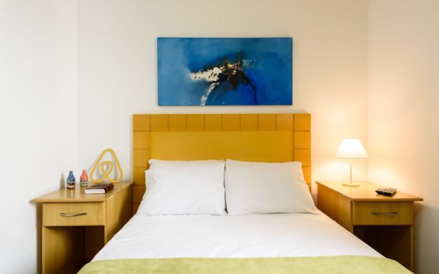 Omar do Rio - Apartamento FO407