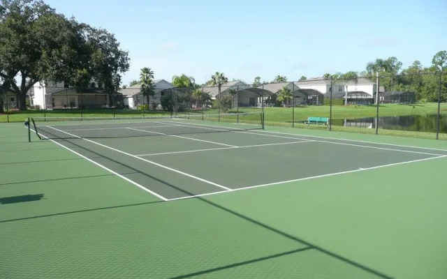 Hotel 1029 Lake Berkley Drive 4 Bedrooms,