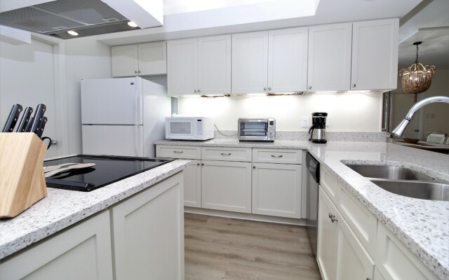 Shipwatch Riverside E204