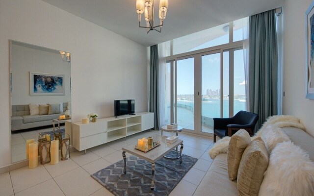 Royal Bay by Airbetter