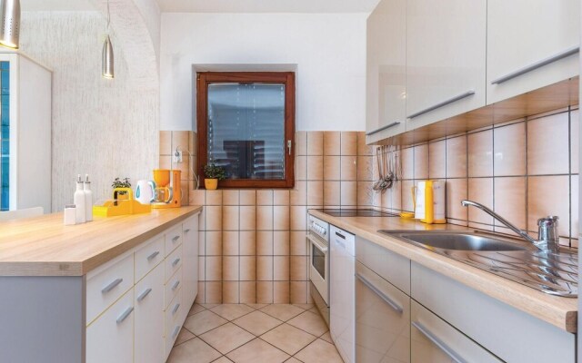 Beautiful Home in Dramalj With Wifi and 4 Bedrooms