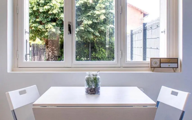 Maisonnette avec jardin, parc du chêne (tram T5)