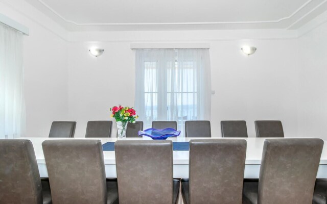 Nice Home in Dramalj With Wifi and 7 Bedrooms