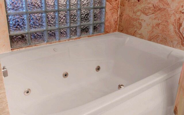 Wingate by Wyndham Livonia