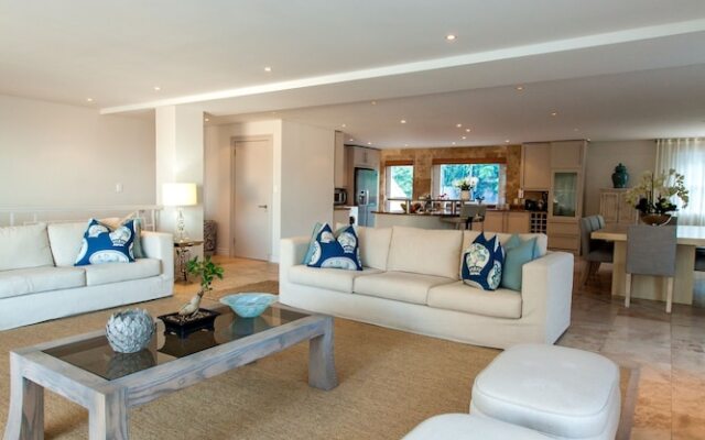 Geneva Drive Luxury Villa