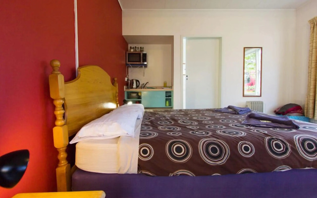 Sequoia Lodge & Backpackers