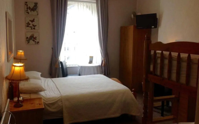 The Clovelly - Guest Accomodation