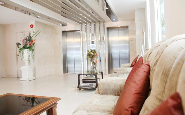 Centric Place Hotel