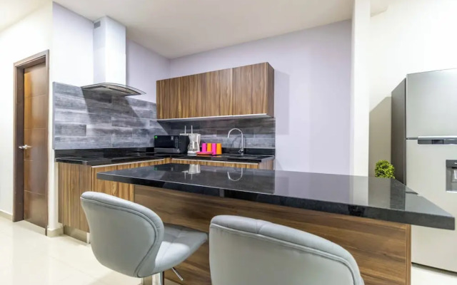 New Centric apt. with pool & jacuzzi