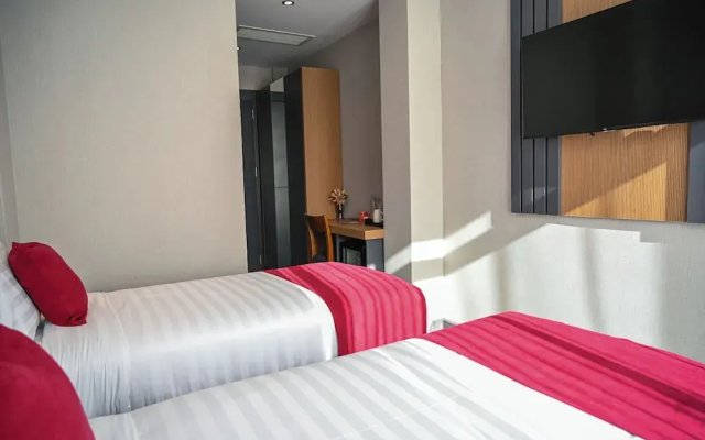 Landmark Hotel