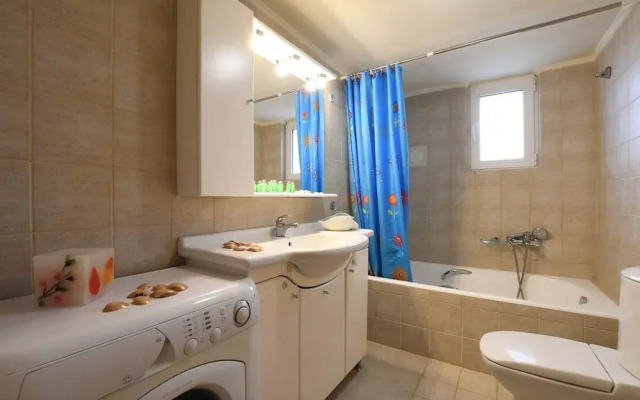 Lukas Apartment