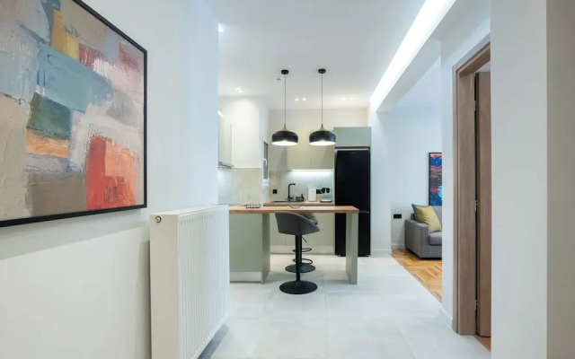 Stylish 2BR flat near hospital & metro