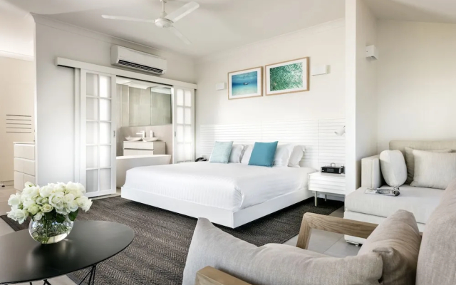Mangrove Hotel