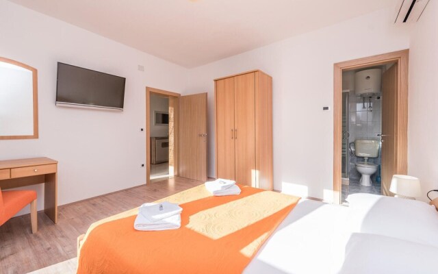 Amazing Home in Vrsi With 3 Bedrooms and Wifi