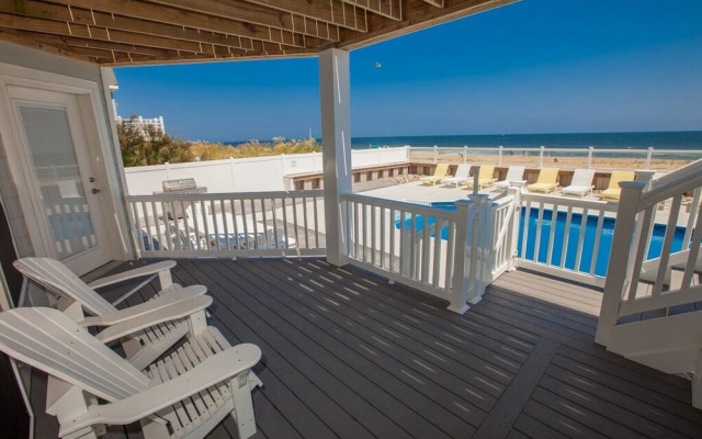 Over The Moon - 9 Br Home