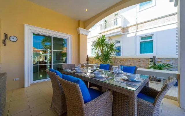 Luxurious 5-Bedroom Private Pool Villa! PV5