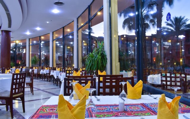 Parrotel Aquapark Resort