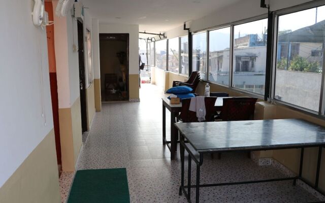 Hotel Happy Home