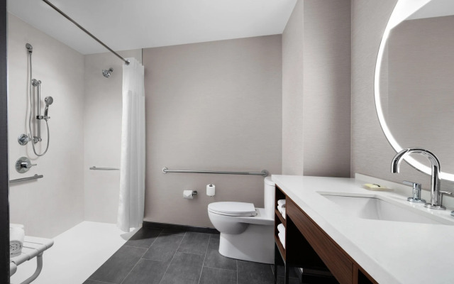 Courtyard By Marriott Calgary Downtown