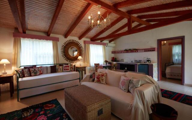 Dachas Cove Hotel