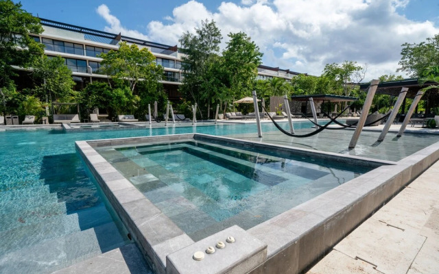 Condo Anahuac - Luxury At AWA Residences
