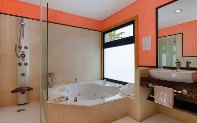 Belvilla by OYO Villa A