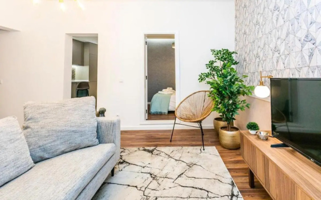 Elegant 2 Bedroom Apartment in Iconic Alfama!