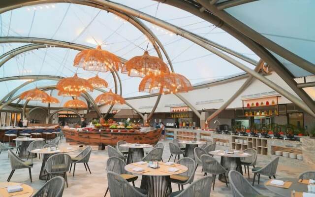 Silver Sands Hotel By RìChū