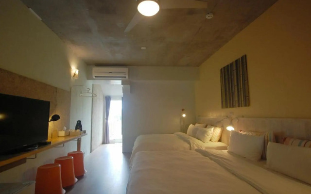 Orange Moon Inn