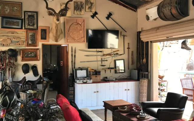 Caracal Lodge