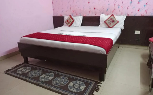 Airport Hotel Parikshit Palace