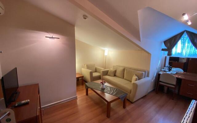 Triada Hotel Gayrettepe