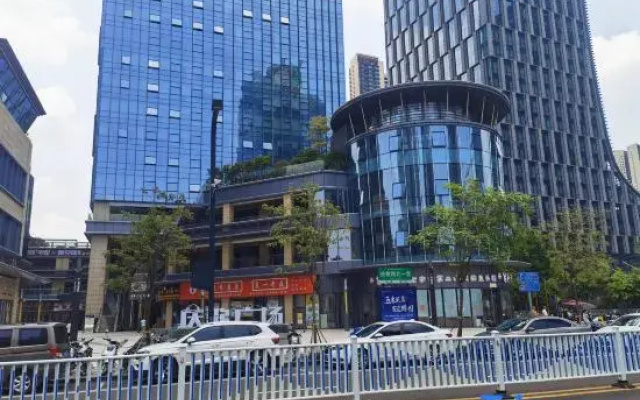 Dushi Yijia Apartment (Guangxi Sports Center)