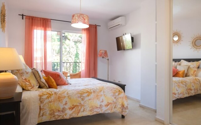 Preciosa casa con piscina comunitaria en Benalmádena