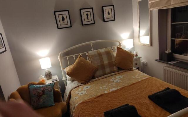 Rooms by the River at Glan Aber