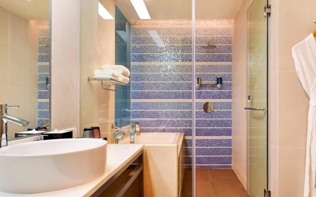 Aloft Dongguan Dynamic Town