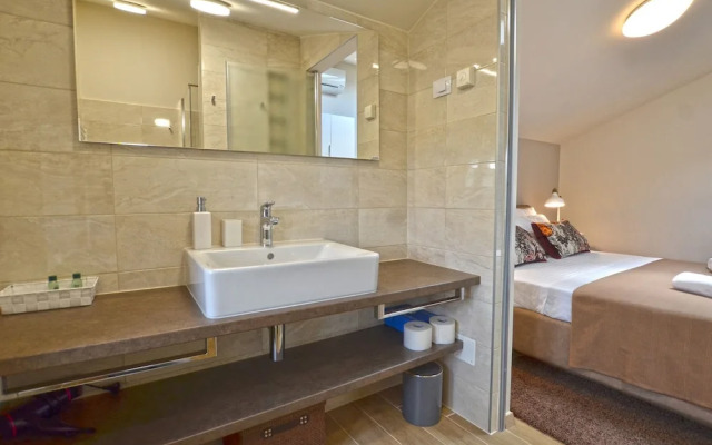 Tranquil Getaway With Shared Pool in Bale