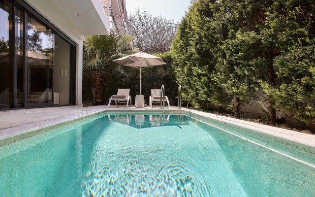Elaia Luxury Suites