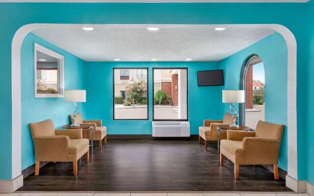 Howard Johnson by Wyndham Chattanooga Lookout Mountain I-24