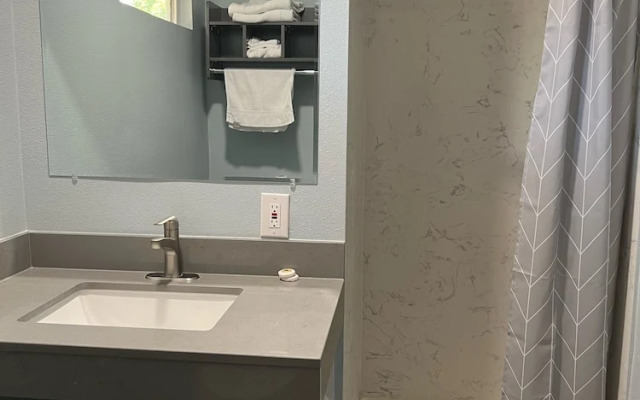 Travel Inn Gilroy