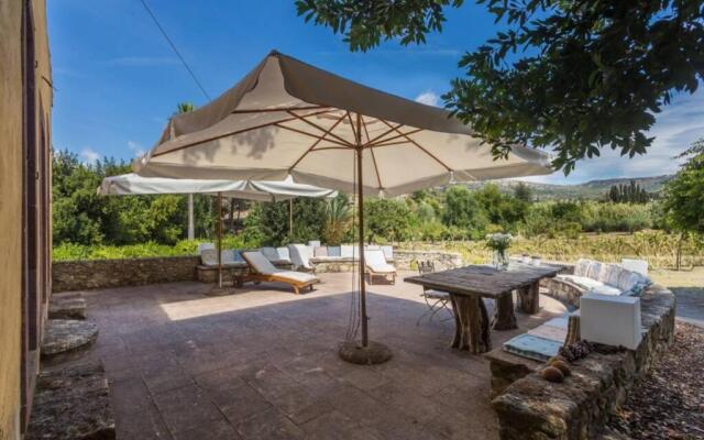 Amazing villa 2Km from the beach